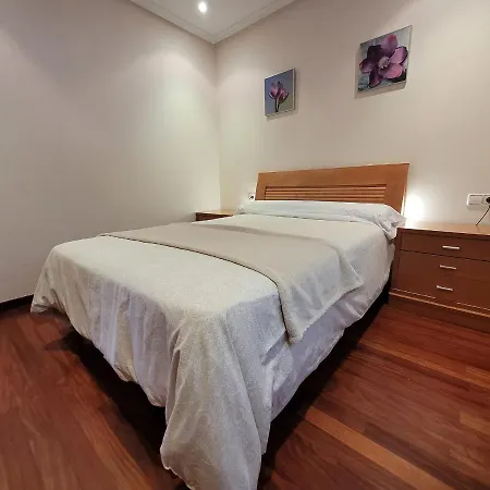 アパート Piso Centrico Con Garaje コマルカ・デ・オウレンセ