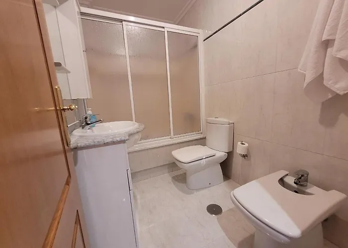 Piso Centrico Con Garaje Ourense